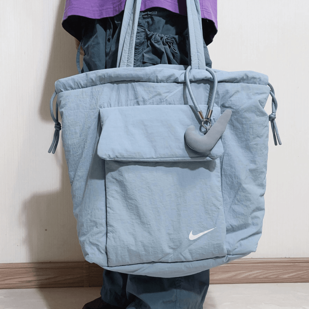NIKE耐克新款托特包瑜伽包柔软包水桶包尼龙防水斜纹布BG043-401